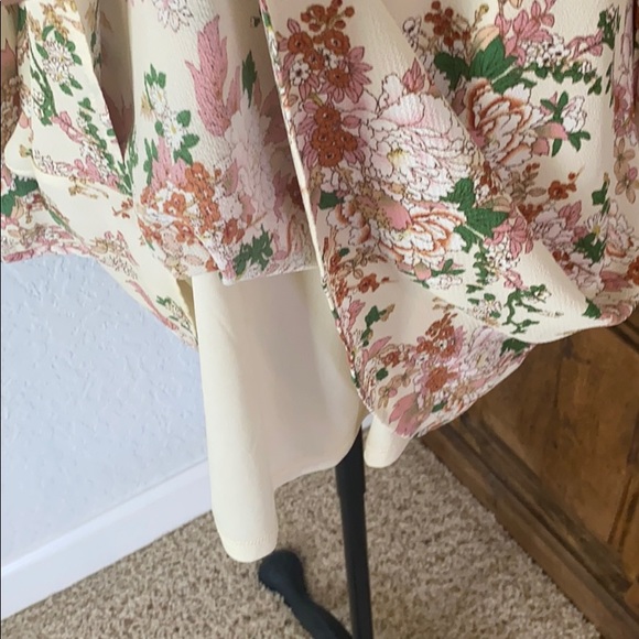 Spring Floral Cold Shoulder Sheath Dress- Entro S - Picture 4 of 6